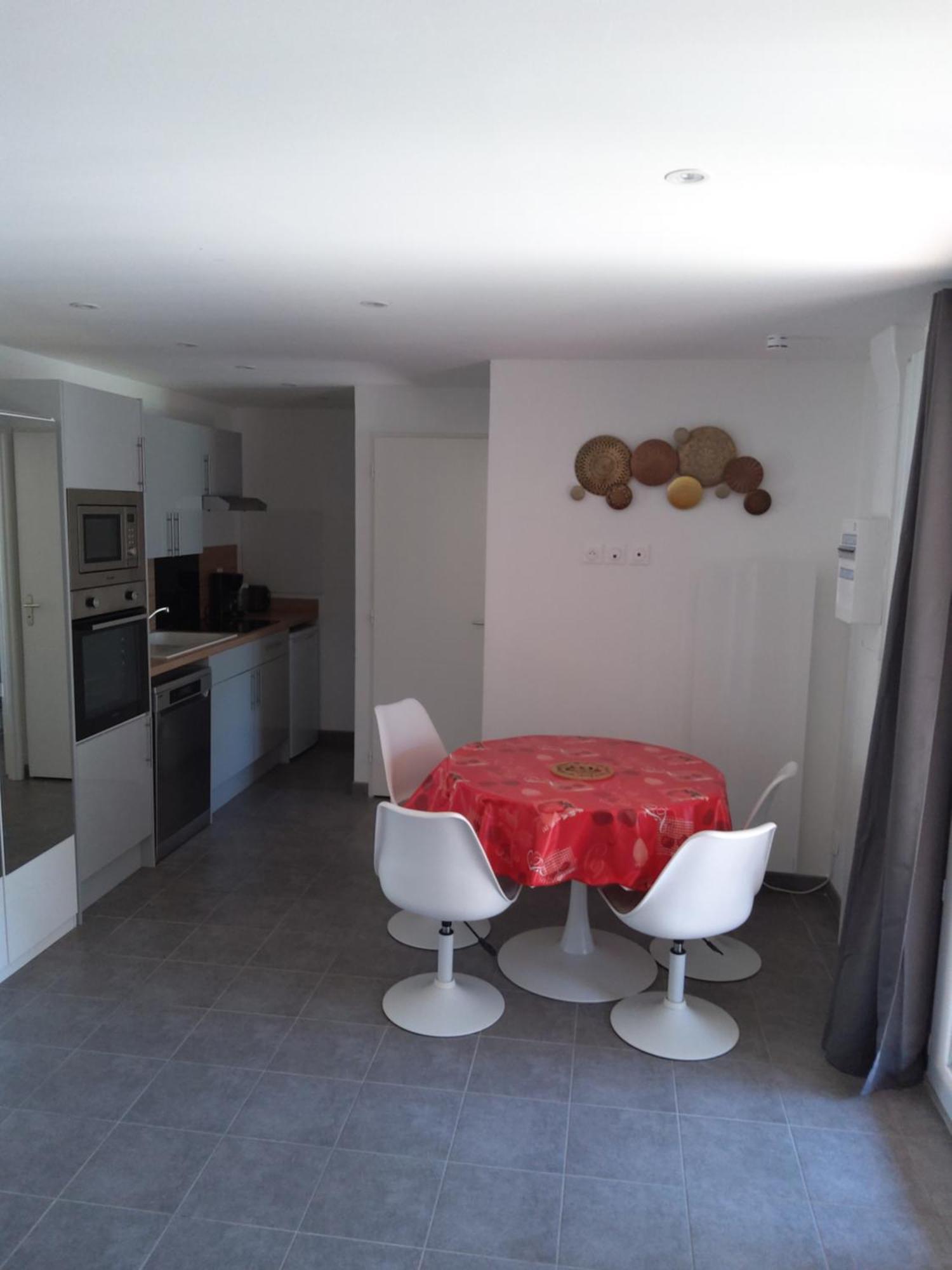Meuble Avec Cour Apartment Sotteville-les-Rouen Room photo